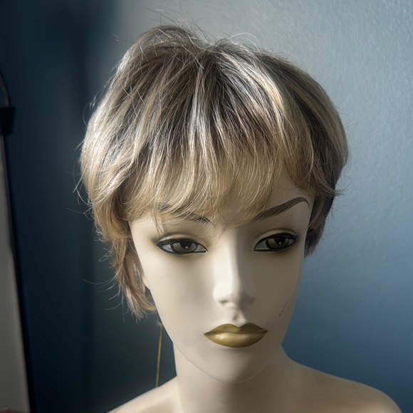 Stylish Blonde Wig for Women